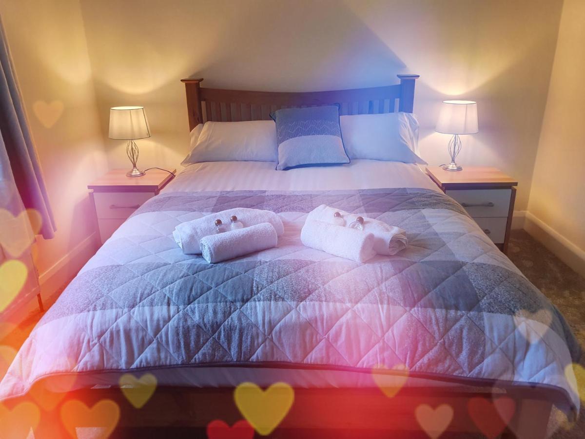 The Bowers Bar & Restaurant Hotel บอลลินโรบ ภายนอก รูปภาพ